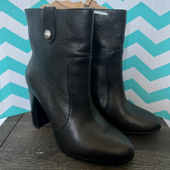 PAIGE Shoes - PAIGE Hadley Black Pebbled Leather Heeled Ankle Booties NWOT Women's Size 7